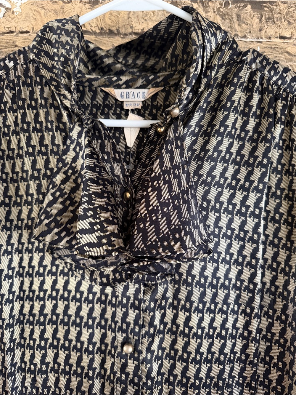 VINTAGE Pleated Long-Sleeve Midi Dress with Bow Tie Collar - Black & Cream - Picture 2 of 4